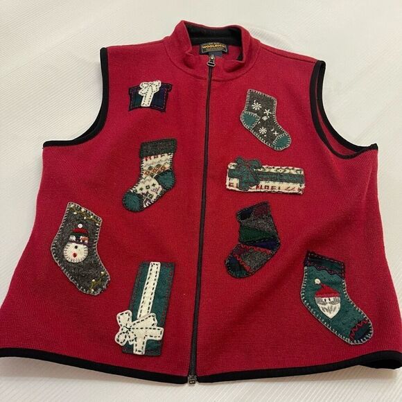 Vintage Woolrich Holiday Red Wool Vest Size Medium - Picture 1 of 7